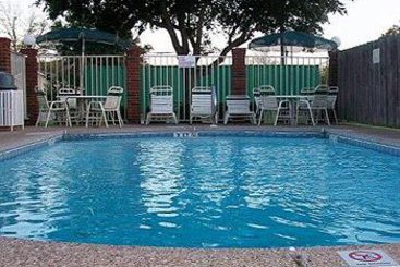 Magnuson Hotel Waco  | Waco | Texas | United States 5