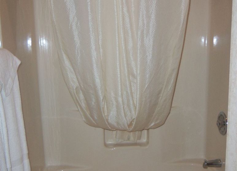 Hotel Econo Lodge Arena   | Wilkes Barre | Pennsylvania | United States 16