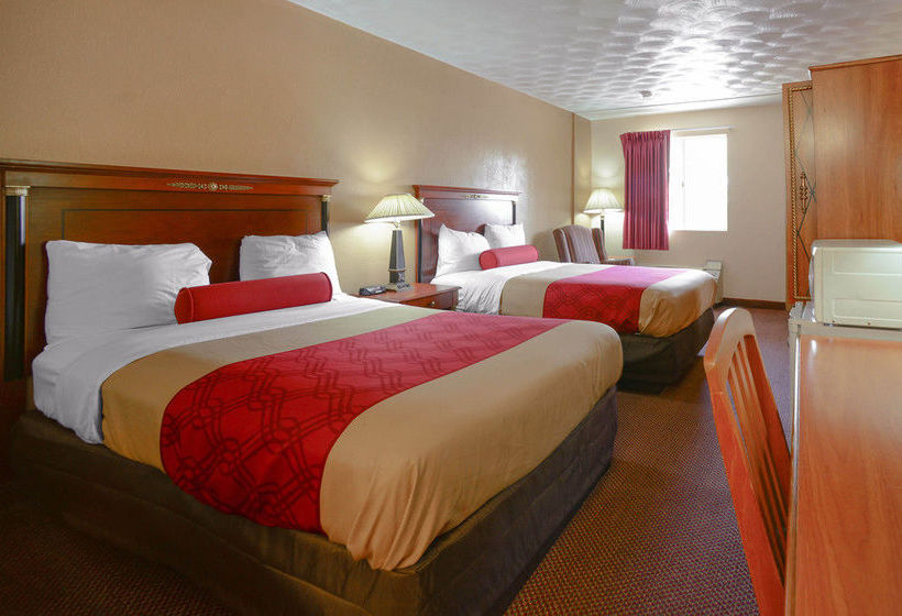 Hotel Econo Lodge Inn & Suites  | Carbondale | Illinois | United States 13