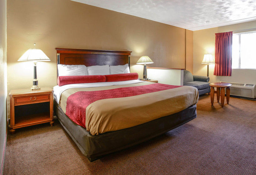 Hotel Econo Lodge Inn & Suites  | Carbondale | Illinois | United States 17