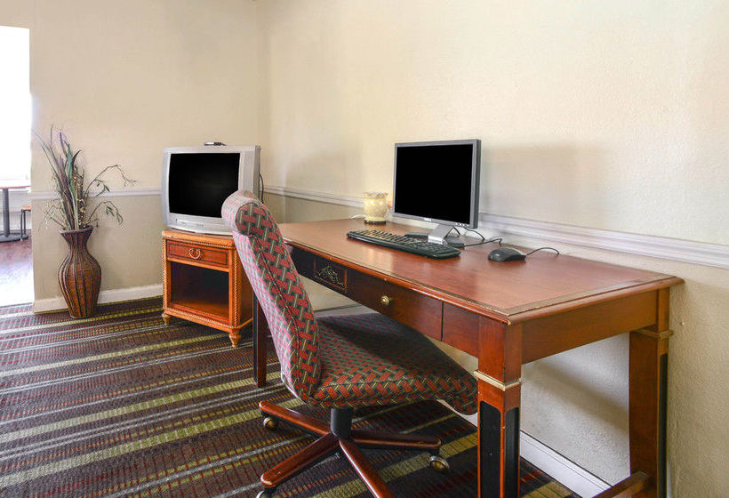 Hotel Econo Lodge Inn & Suites  | Carbondale | Illinois | United States 3