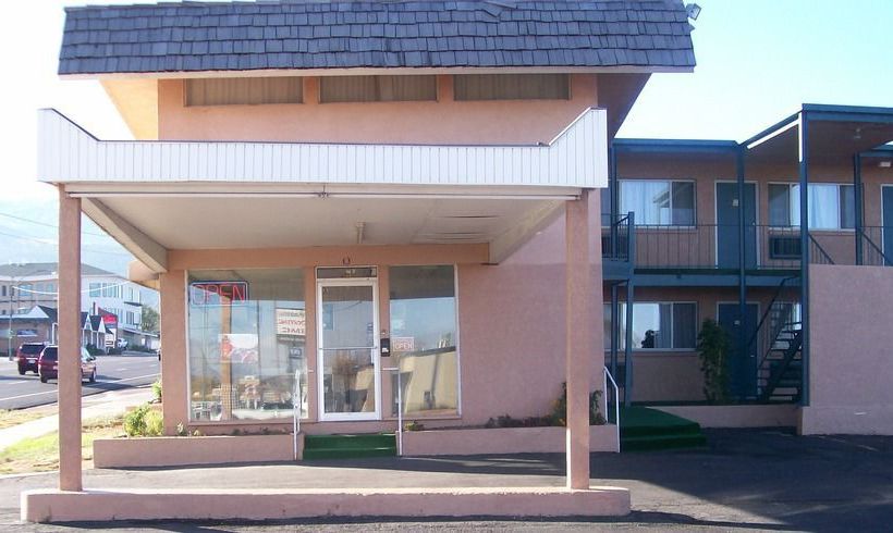 Hotel Valu Inn  | Cedar City | Utah | United States 10