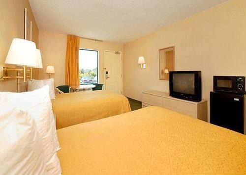 Hotel Econo Lodge Inn & Suites   | Macon | Georgia | United States 10