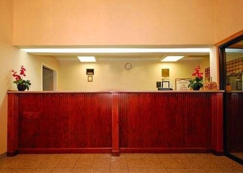 Hotel Econo Lodge Inn & Suites   | Macon | Georgia | United States 17