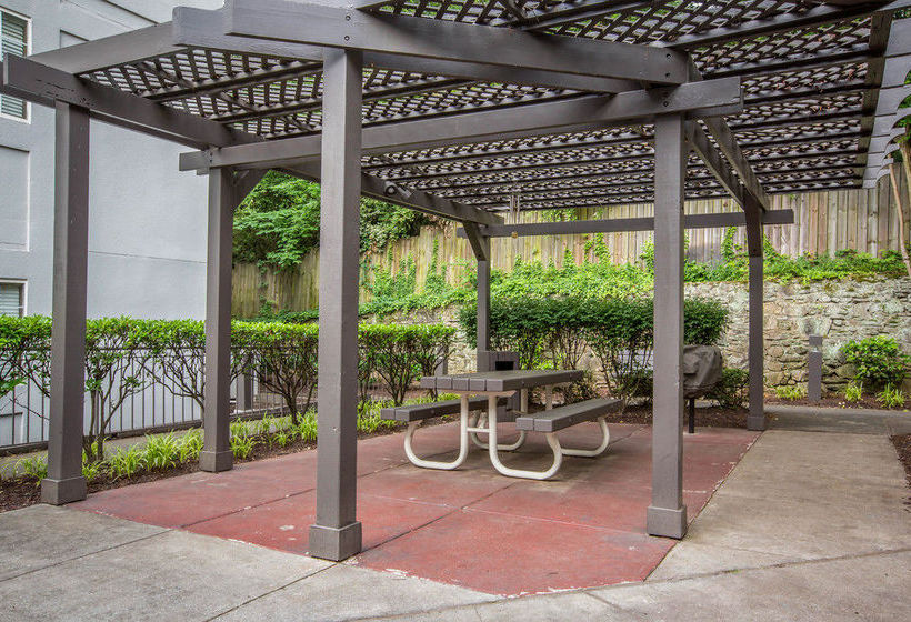 Hotel Quality Suites Buckhead Village  | Atlanta | Georgia | United States 10