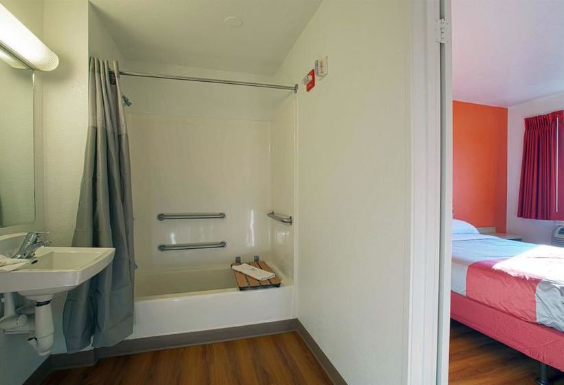 Motel 6 Charleston North  | North Charleston | South Carolina | United States 10