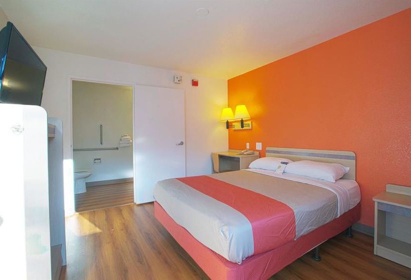 Motel 6 Charleston North  | North Charleston | South Carolina | United States 19