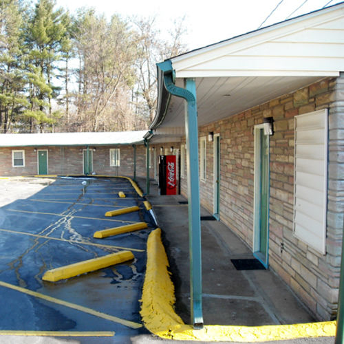 Whispering Pines Motel  | Asheville | North Carolina | United States 3