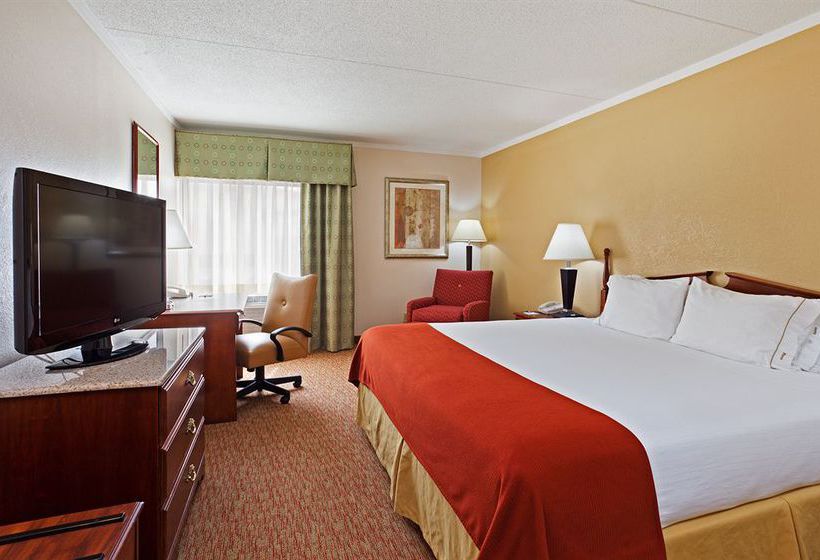Hotel Holiday Inn Express Greensboro-(I-40 @ Wendover)  | Greensboro | North Carolina | United States 10