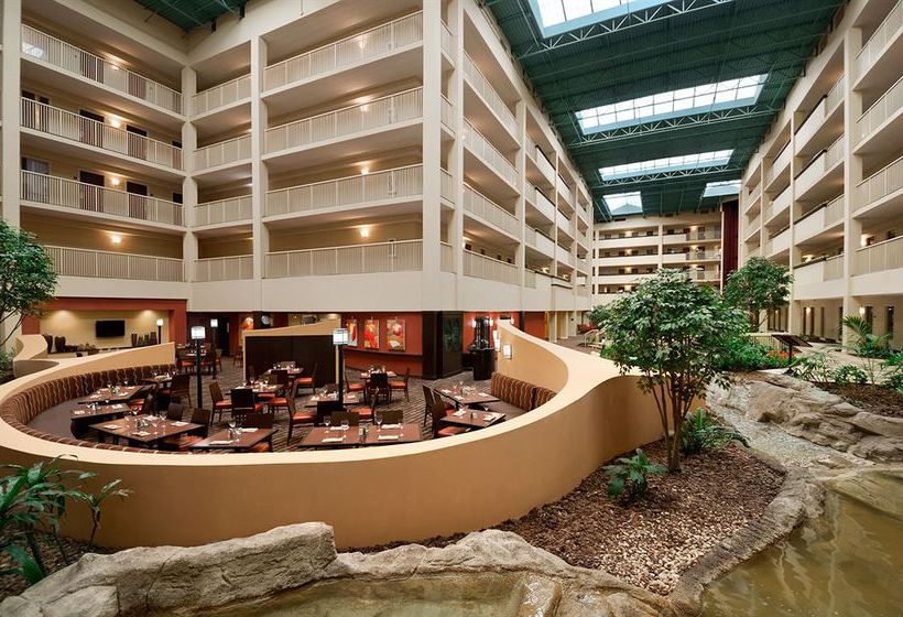 Hotel Embassy Suites Airport 