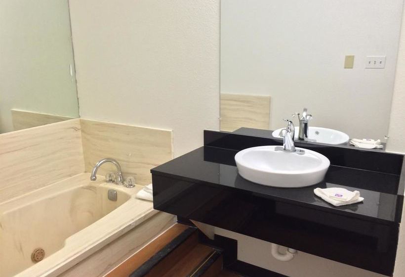 Motel 6 Longview North  | Longview | Texas | United States 13