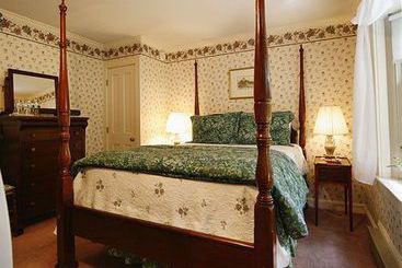 Hotel 1802 House Bed & Breakfast Inn  | Kennebunkport | Maine | United States 12
