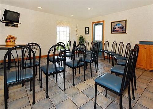 Hotel Econo Lodge Inn & Suites Lake of the Ozarks  | Osage Beach | Missouri | United States 10