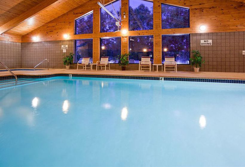 Hotel AmericInn of White Bear Lake 