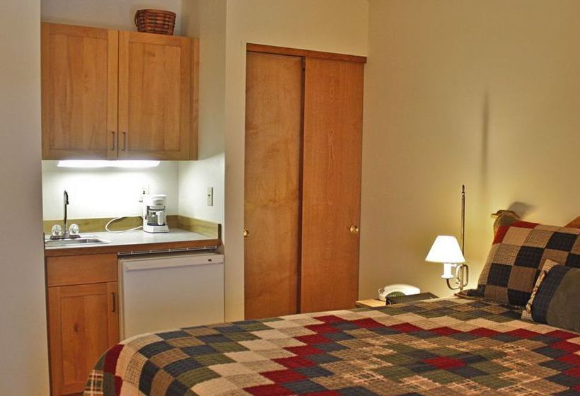Hotel Kintla Lodge  | Whitefish | Montana | United States 2