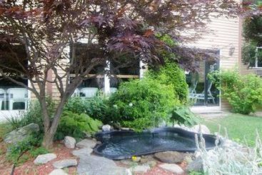 Hotel Anchorage Inn  | South Burlington | Vermont | United States 2