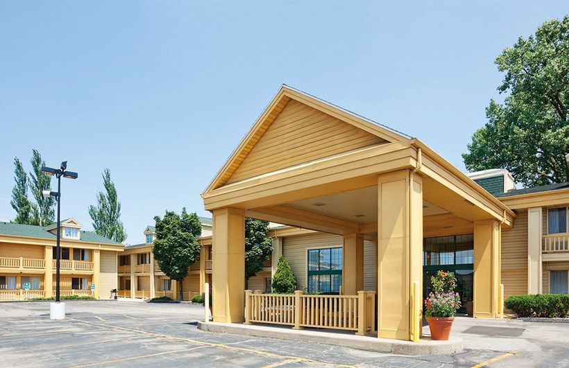Hotel La Quinta Inn Oshkosh  | Oshkosh | Wisconsin | United States 10