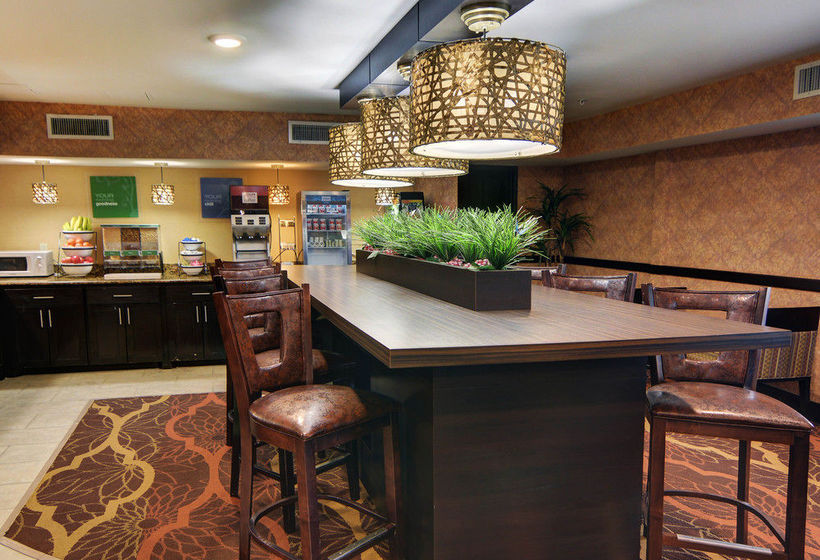 Hotel Baymont Inn & Suites DFW Airport Grapevine 