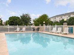 Hotel Baymont Inn & Suites Arlington At Six Flags Dr  | Arlington | Texas | United States 3