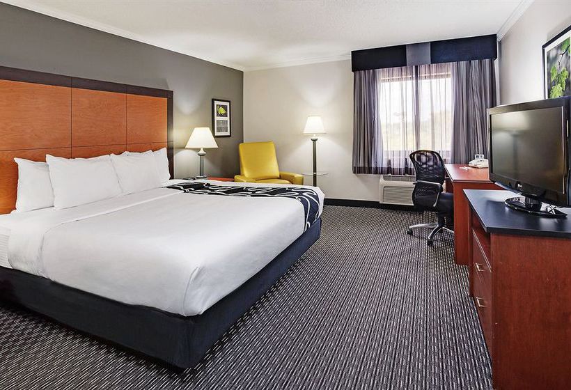 Hotel La Quinta Inn Cleveland Airport North  | Cleveland | Ohio | United States 10