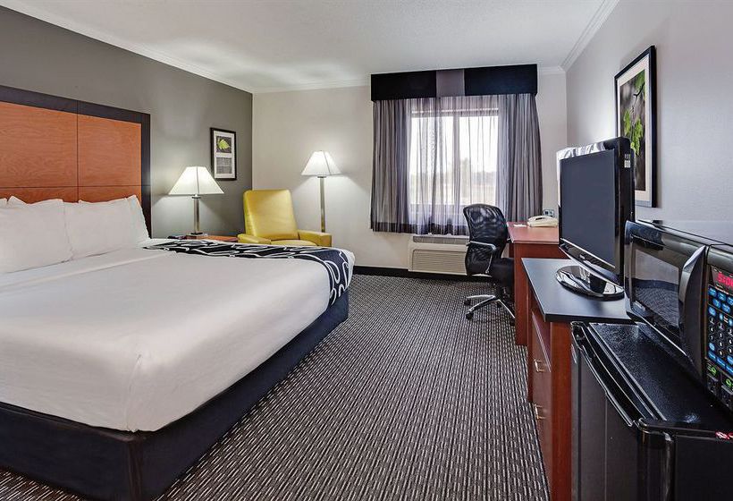 Hotel La Quinta Inn Cleveland Airport North  | Cleveland | Ohio | United States 11