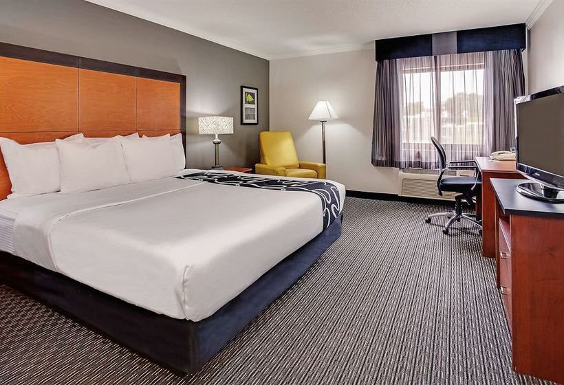 Hotel La Quinta Inn Cleveland Airport North  | Cleveland | Ohio | United States 14