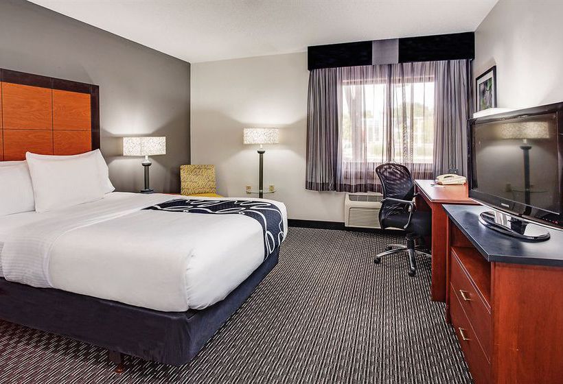 Hotel La Quinta Inn Cleveland Airport North  | Cleveland | Ohio | United States 6