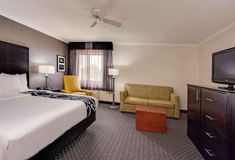Hotel La Quinta Inn Cleveland Airport North  | Cleveland | Ohio | United States 9