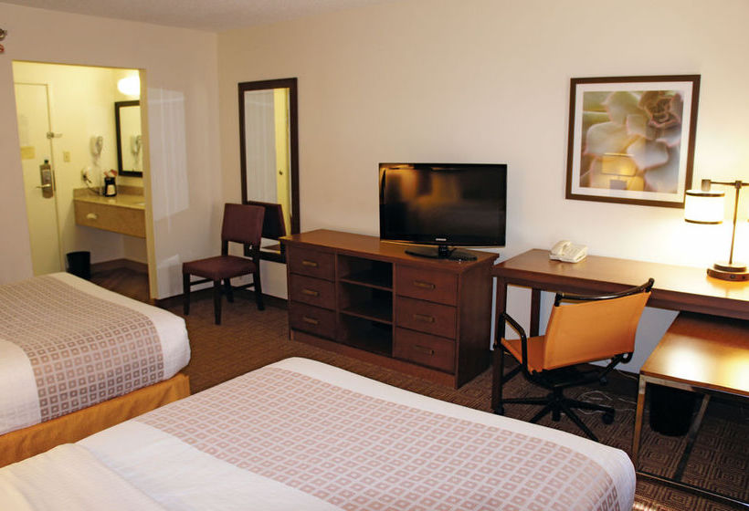 Hotel Baymont Inn & Suites Columbia  | Columbia | Missouri | United States 10