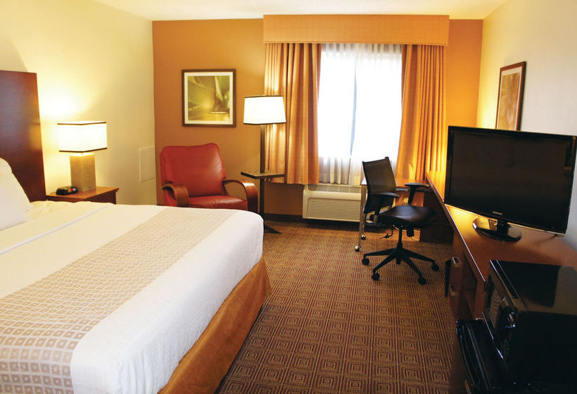 Hotel Baymont Inn & Suites Columbia  | Columbia | Missouri | United States 11