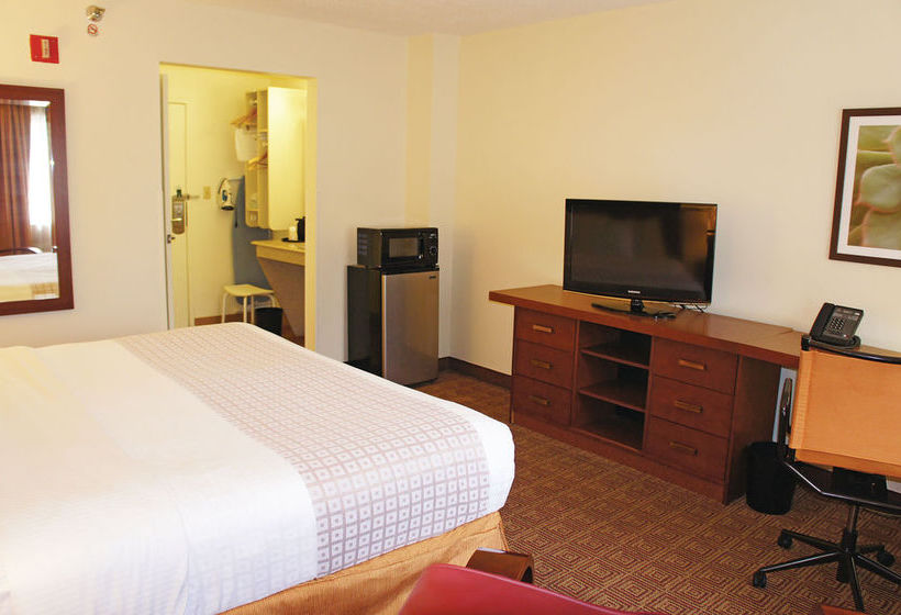 Hotel Baymont Inn & Suites Columbia  | Columbia | Missouri | United States 13