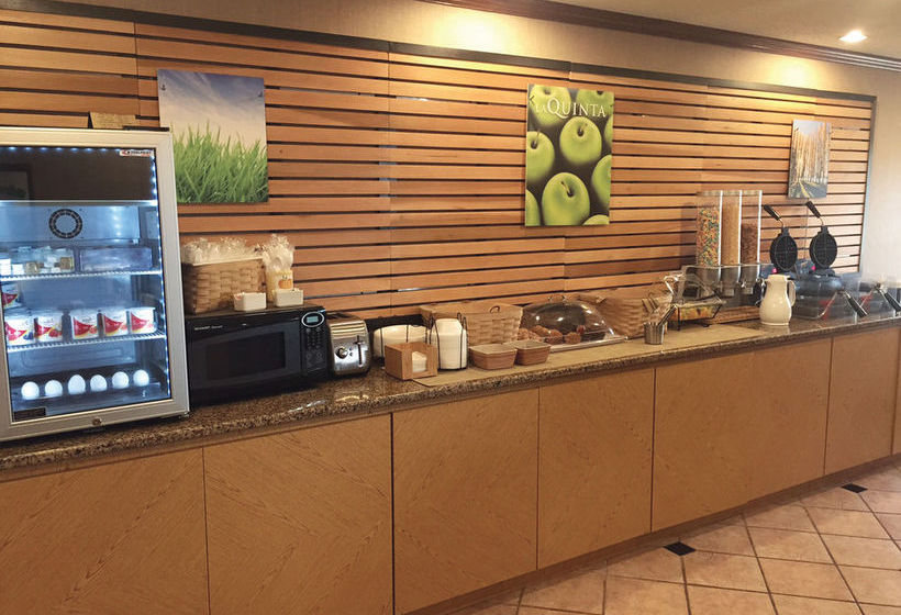 Hotel La Quinta Inn Milwaukee West Brookfield  | Brookfield | Wisconsin | United States 14