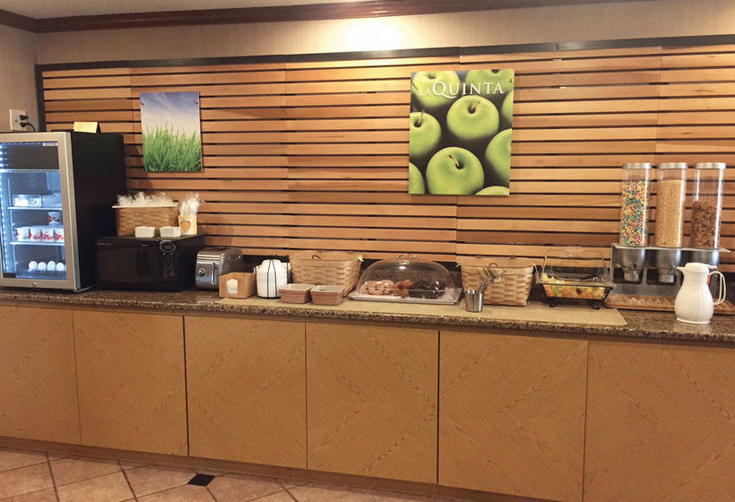 Hotel La Quinta Inn Milwaukee West Brookfield  | Brookfield | Wisconsin | United States 16