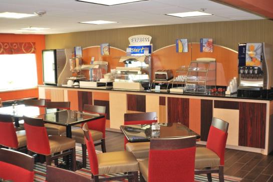 Hotel Holiday Inn Express Nashville WI40 Whitebridge Road  | Nashville | Tennessee | United States 15