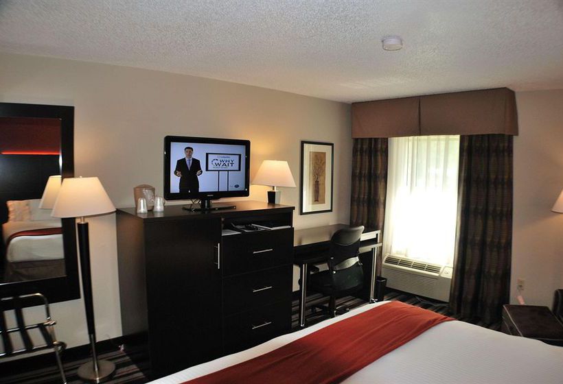 Hotel Holiday Inn Express Nashville WI40 Whitebridge Road  | Nashville | Tennessee | United States 6