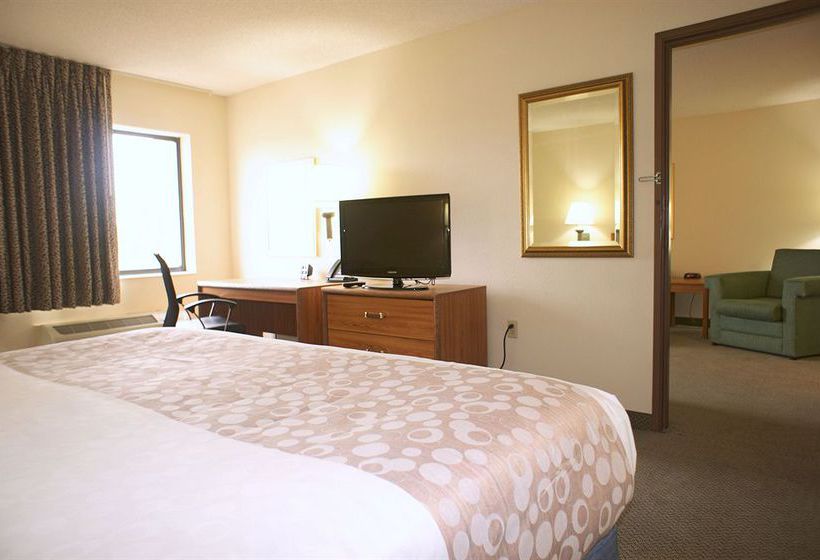 Hotel La Quinta Inn Toledo Perrysburg  | Perrysburg | Ohio | United States 10