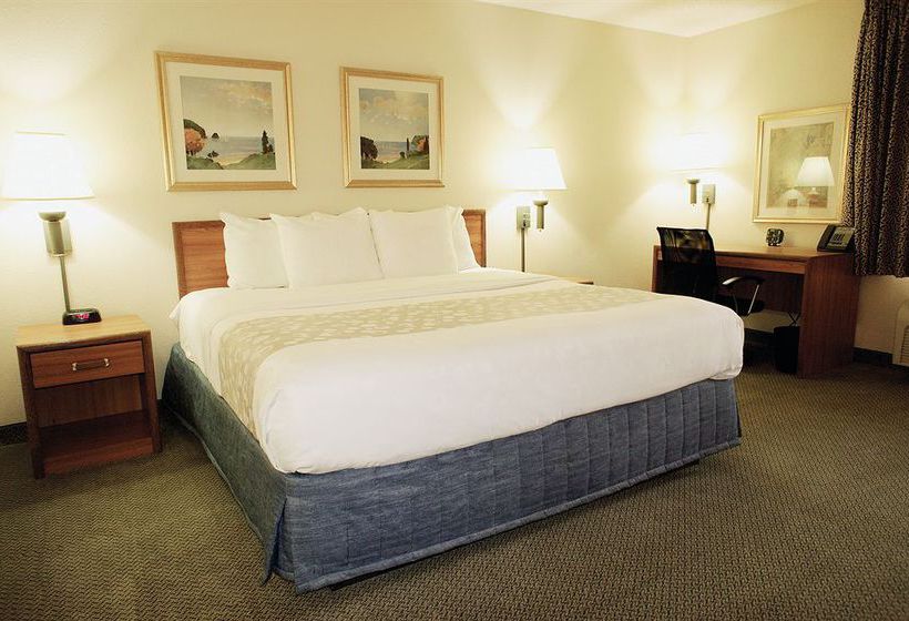 Hotel La Quinta Inn Toledo Perrysburg  | Perrysburg | Ohio | United States 3