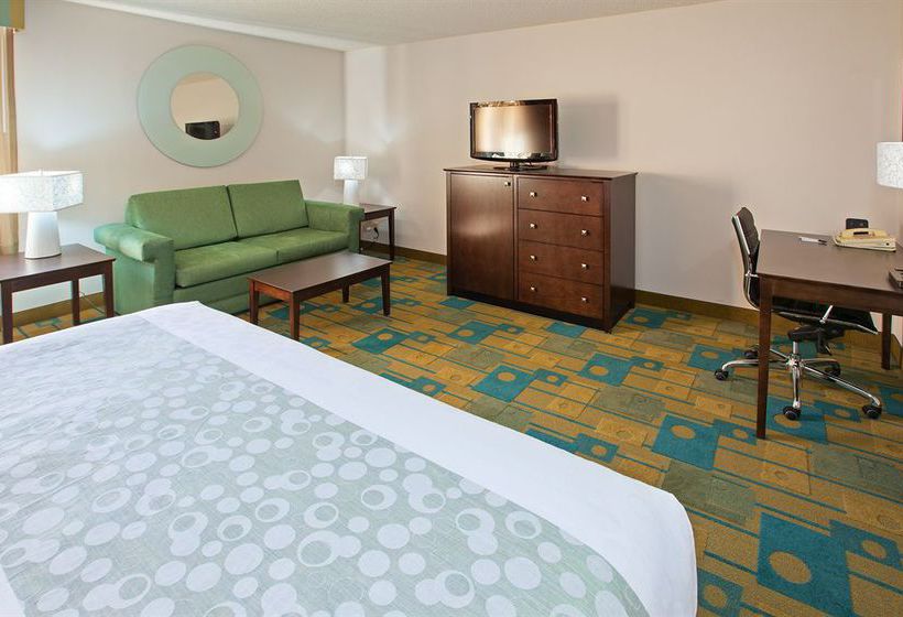 Hotel La Quinta Inn & Suites Nashville Airport  | Nashville | Tennessee | United States 20