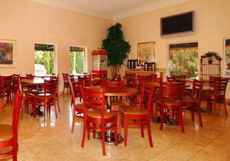 Hotel Quality Suites  Rockford Illinois