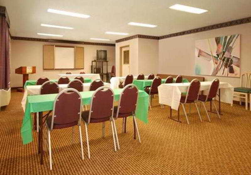 Hotel Quality Suites   | Rockford | Illinois | United States 4