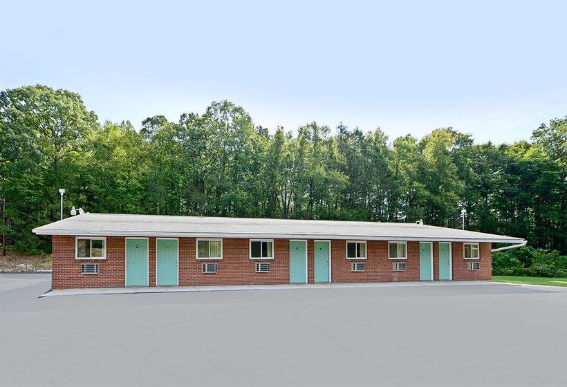 Hotel Americas Best Value Inn Middletown Middlefield  | Middletown | Connecticut | United States 3