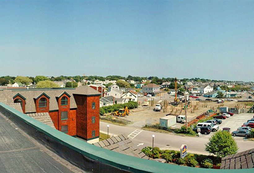 Atlantic Beach Hotel & Suites 