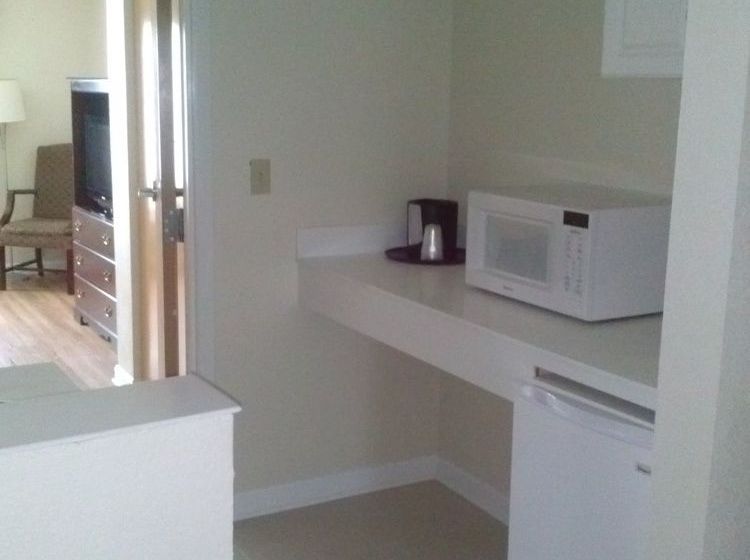 Atlantic Beach Hotel & Suites  | Middletown | Rhode Island | United States 17