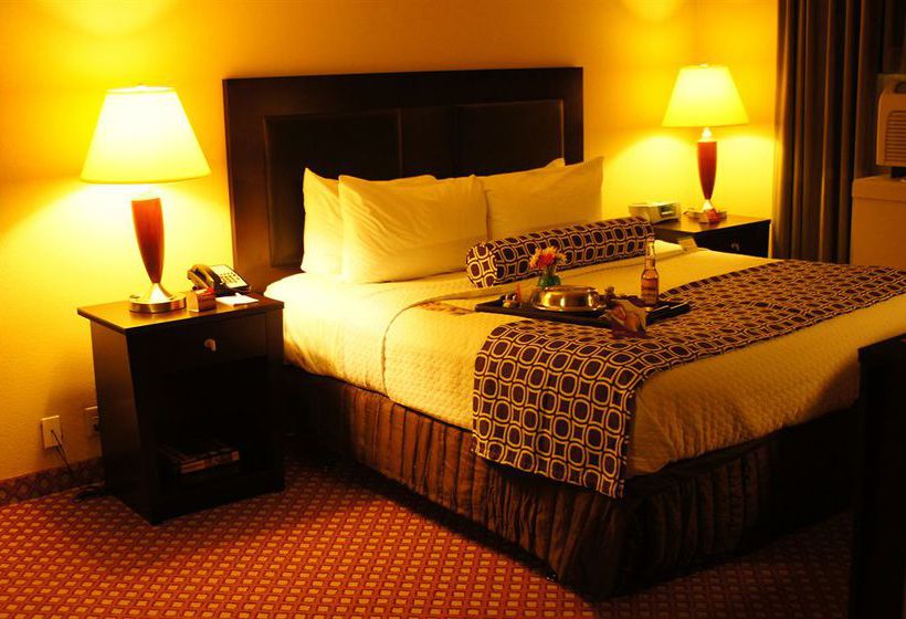 Crowne Plaza Hotel Cincinnati Blue Ash  | Blue Ash | Ohio | United States 12