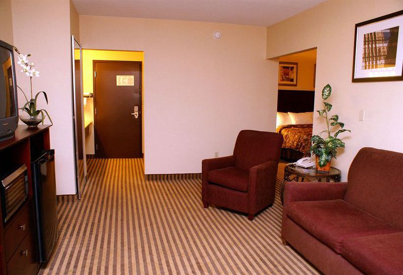 Hotel Clarion Inn Bradley Airport  