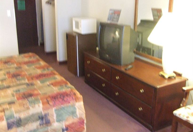 Hotel Hilltop Inn  | Niantic | Connecticut | United States 8