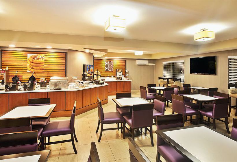 Hotel La Quinta Inn & Suites Erie  | Erie | Pennsylvania | United States 10