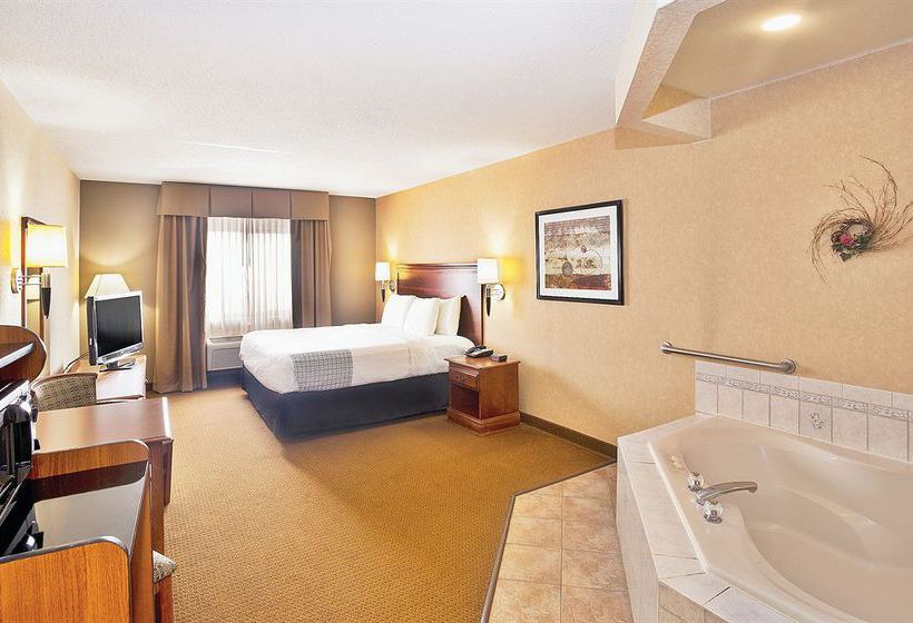 Hotel La Quinta Inn & Suites Erie  | Erie | Pennsylvania | United States 15