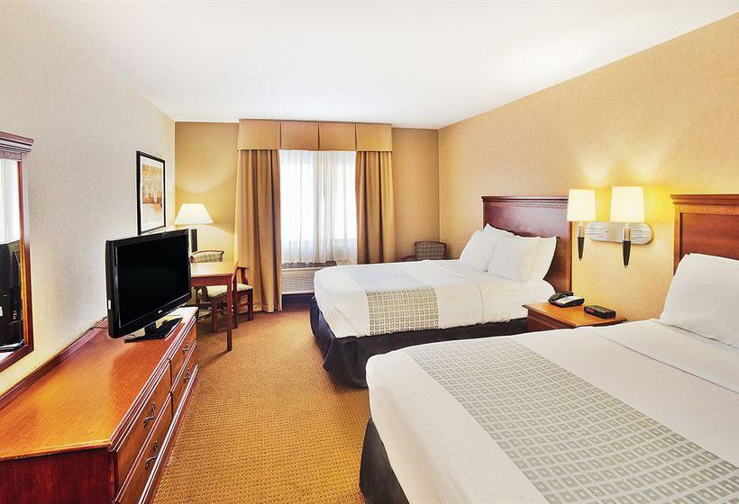 Hotel La Quinta Inn & Suites Erie  | Erie | Pennsylvania | United States 17
