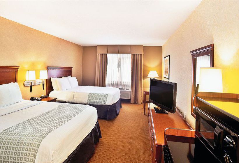 Hotel La Quinta Inn & Suites Erie  | Erie | Pennsylvania | United States 2